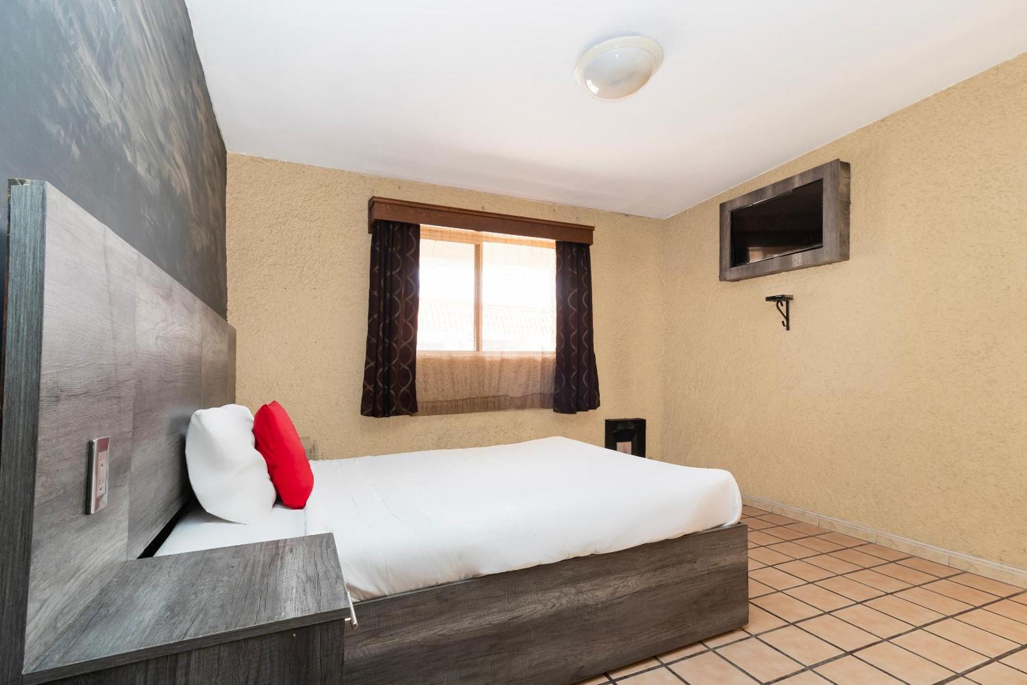 Oyo Hotel Real Del Sur, Estadio צ'יוואווה מראה חיצוני תמונה