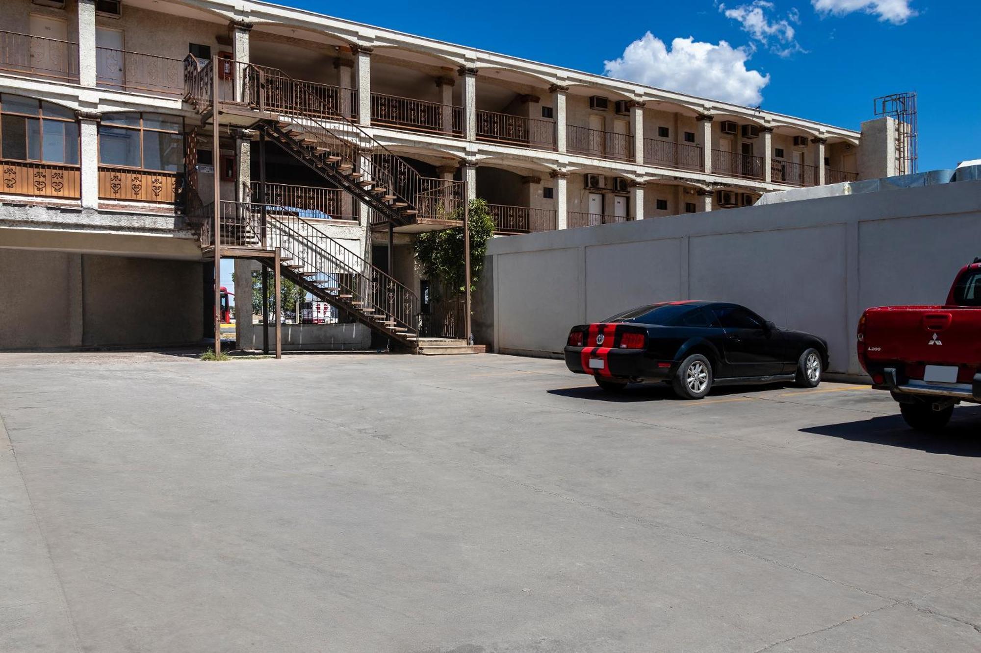 Oyo Hotel Real Del Sur, Estadio צ'יוואווה מראה חיצוני תמונה